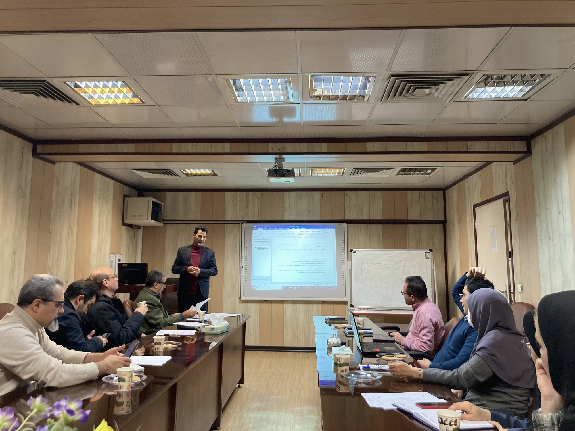 برگزاری جلسه شورای پژوهشی مرکز تحقیقات بهداشت کار - بهمن ماه 1403